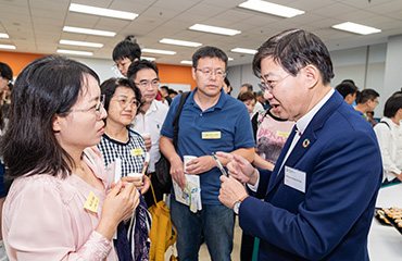 Parents learn campus life at President’s Reception